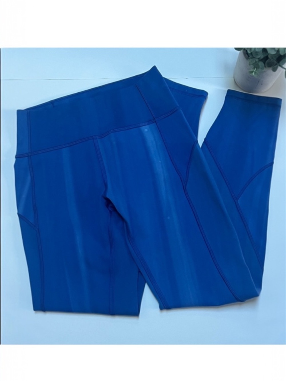 Lululemon In Movement Tight 25” Spray Dye Everlux Size 4